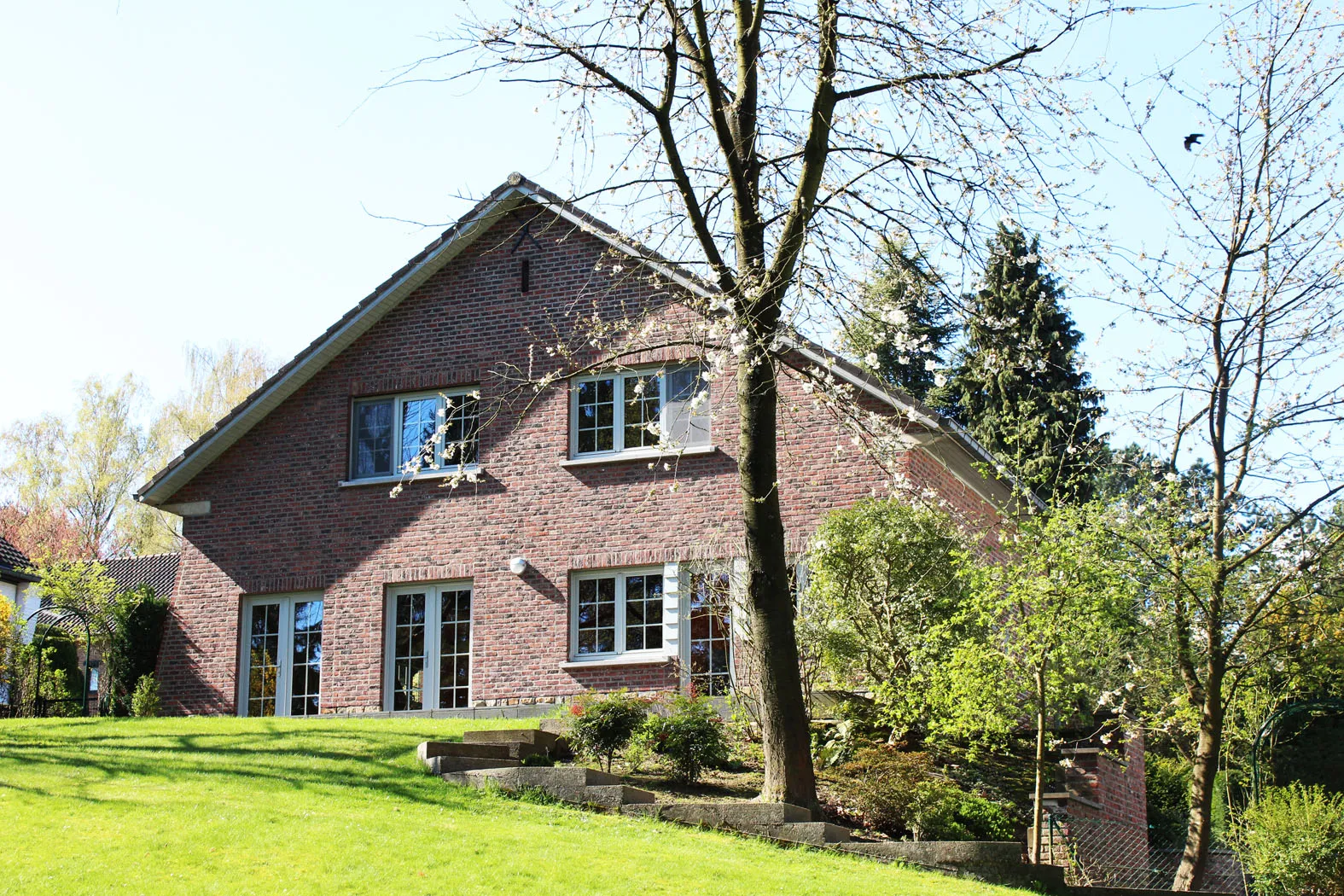 Idyllisch gelegen villa in uitstekende staat