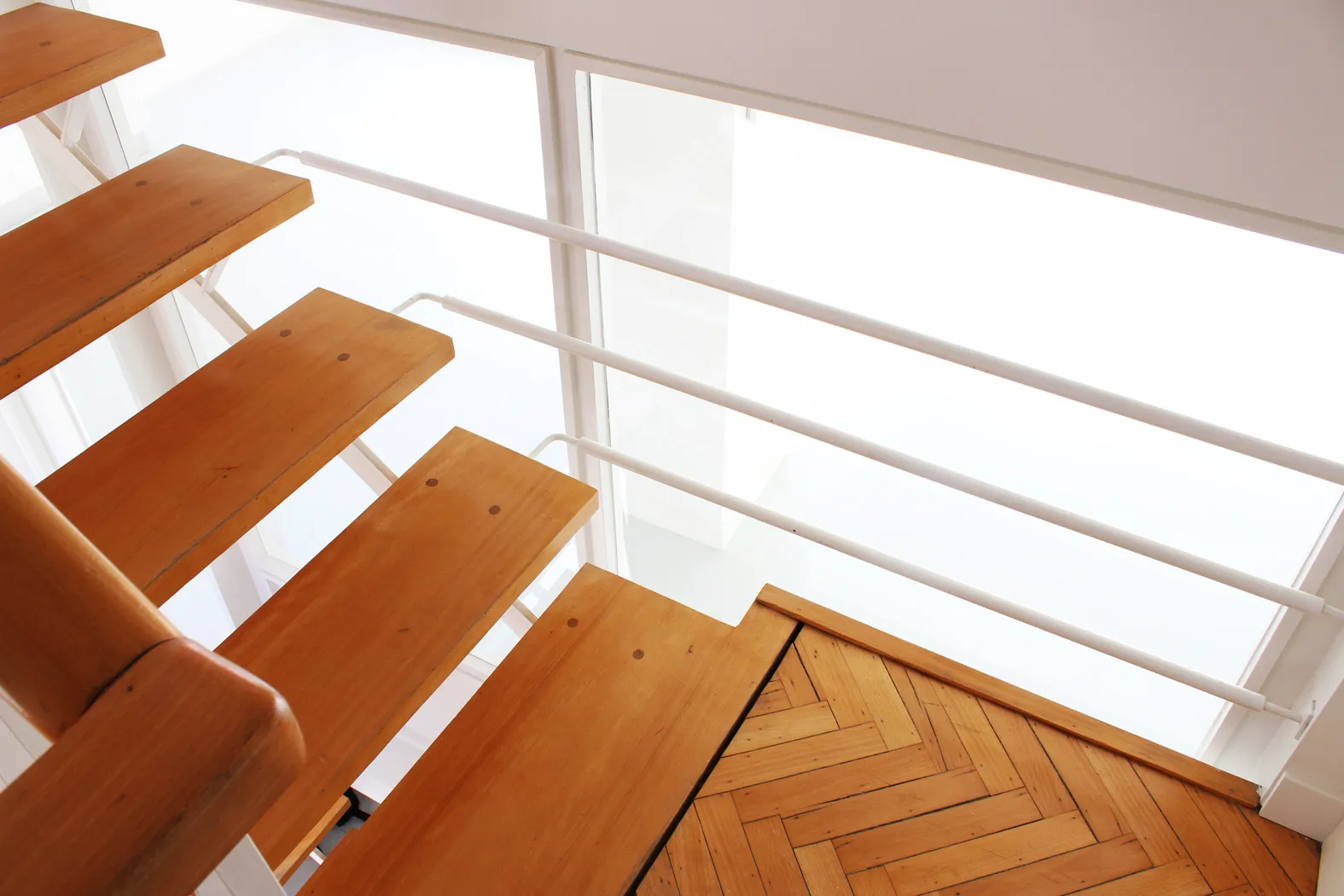 Modernistische architectenwoning met een zee aan ruimte2