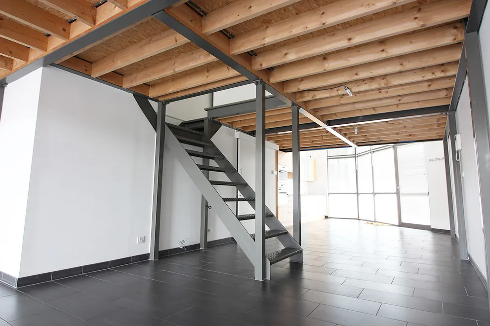 Spacious loft with large terrace in excellent condition