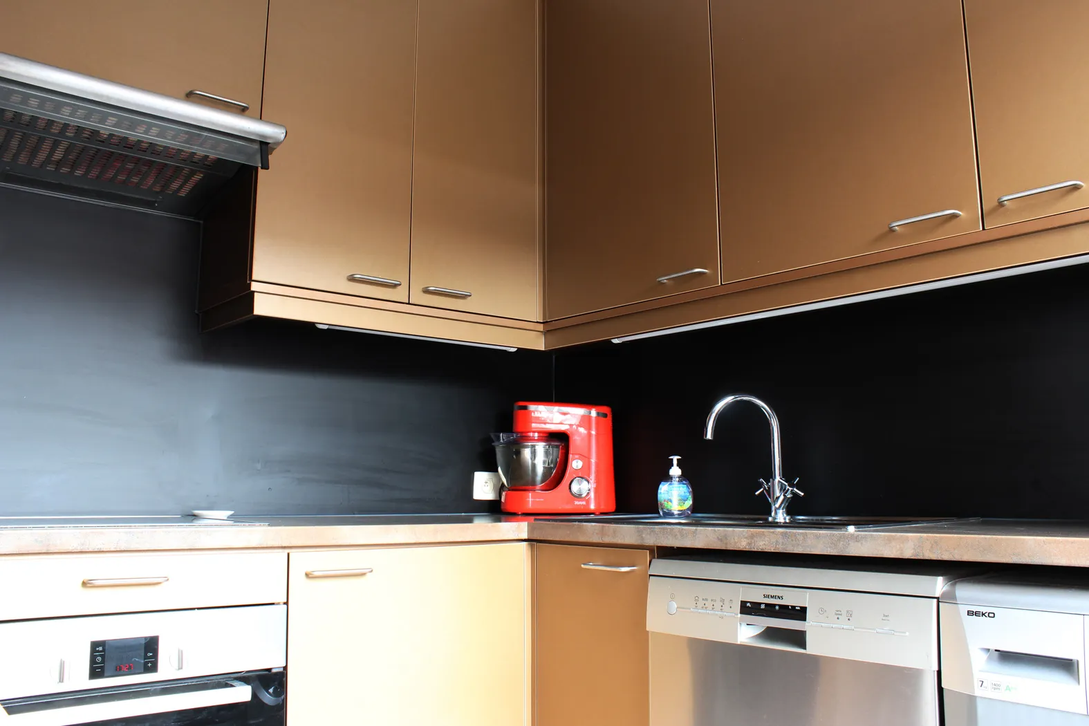 Volledig vernieuwd en centraal gelegen appartement1