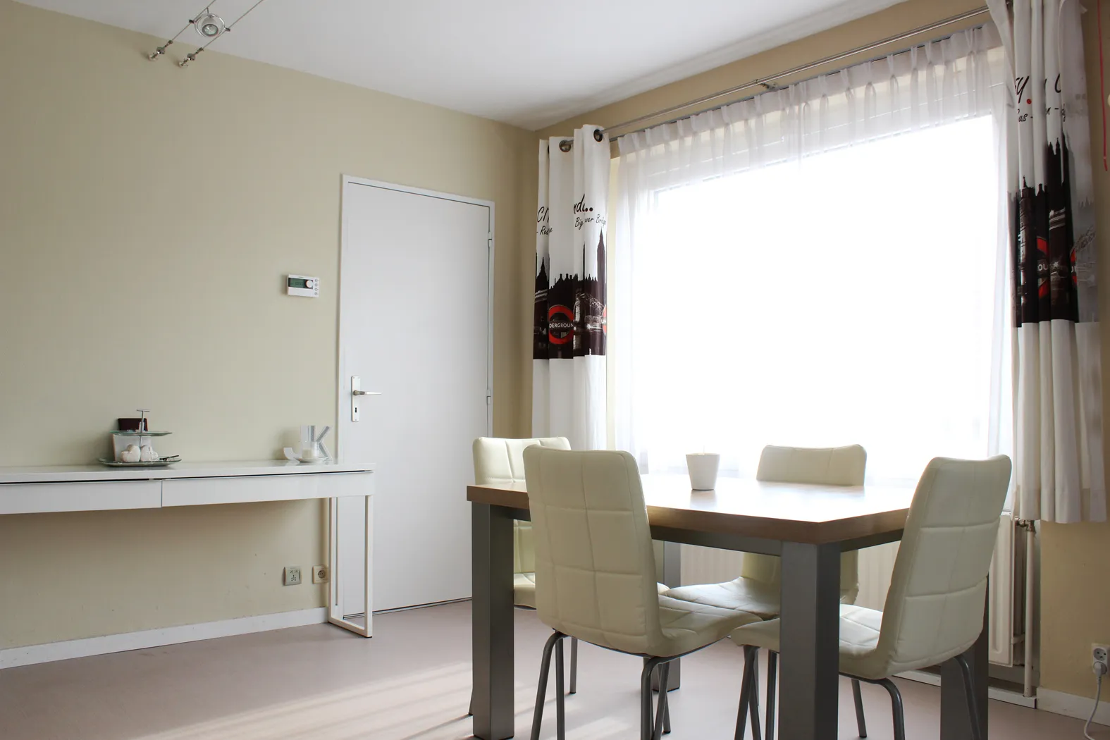 Volledig vernieuwd en centraal gelegen appartement