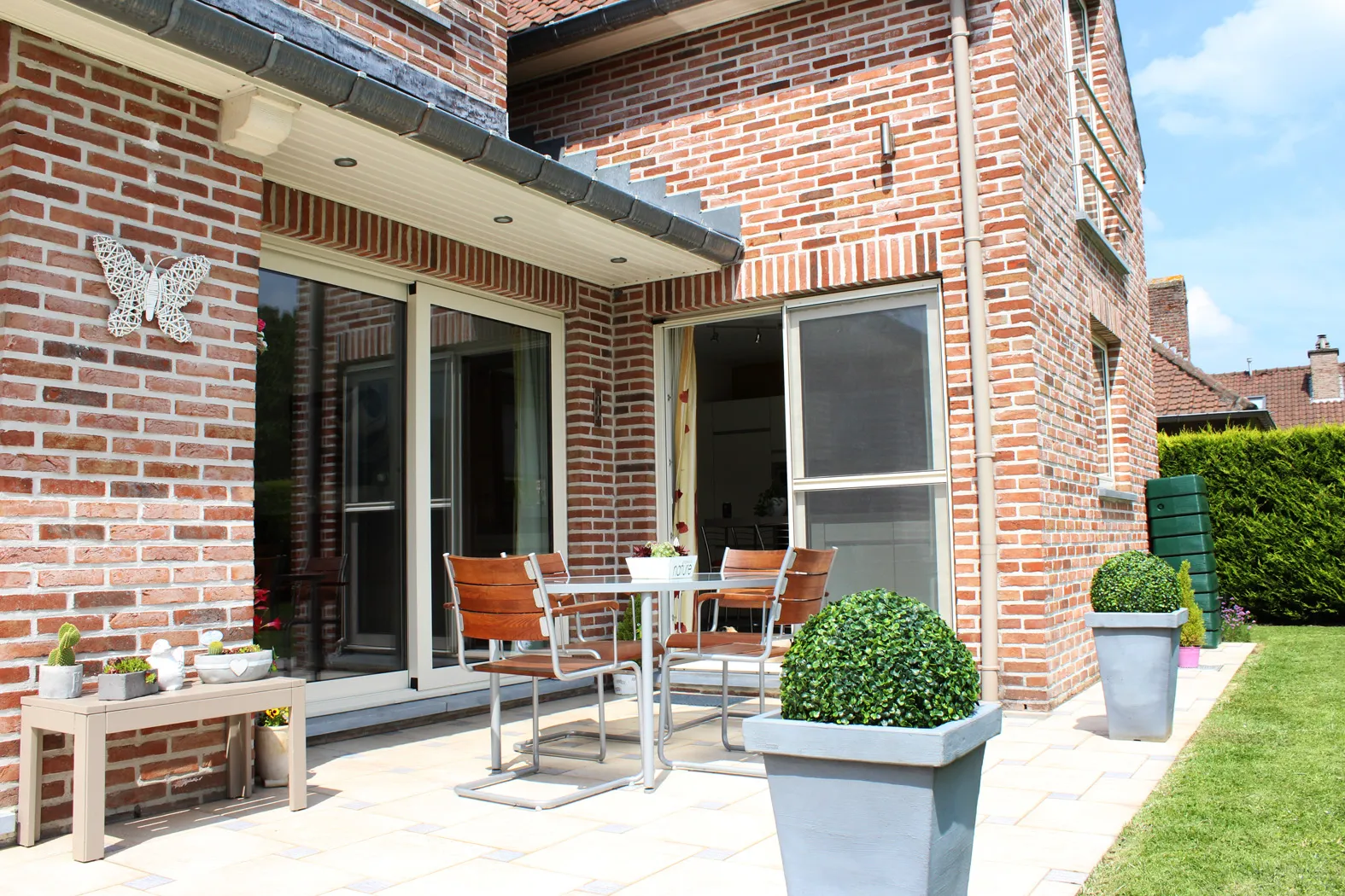 Villa in perfecte staat met zuid gerichte tuin2
