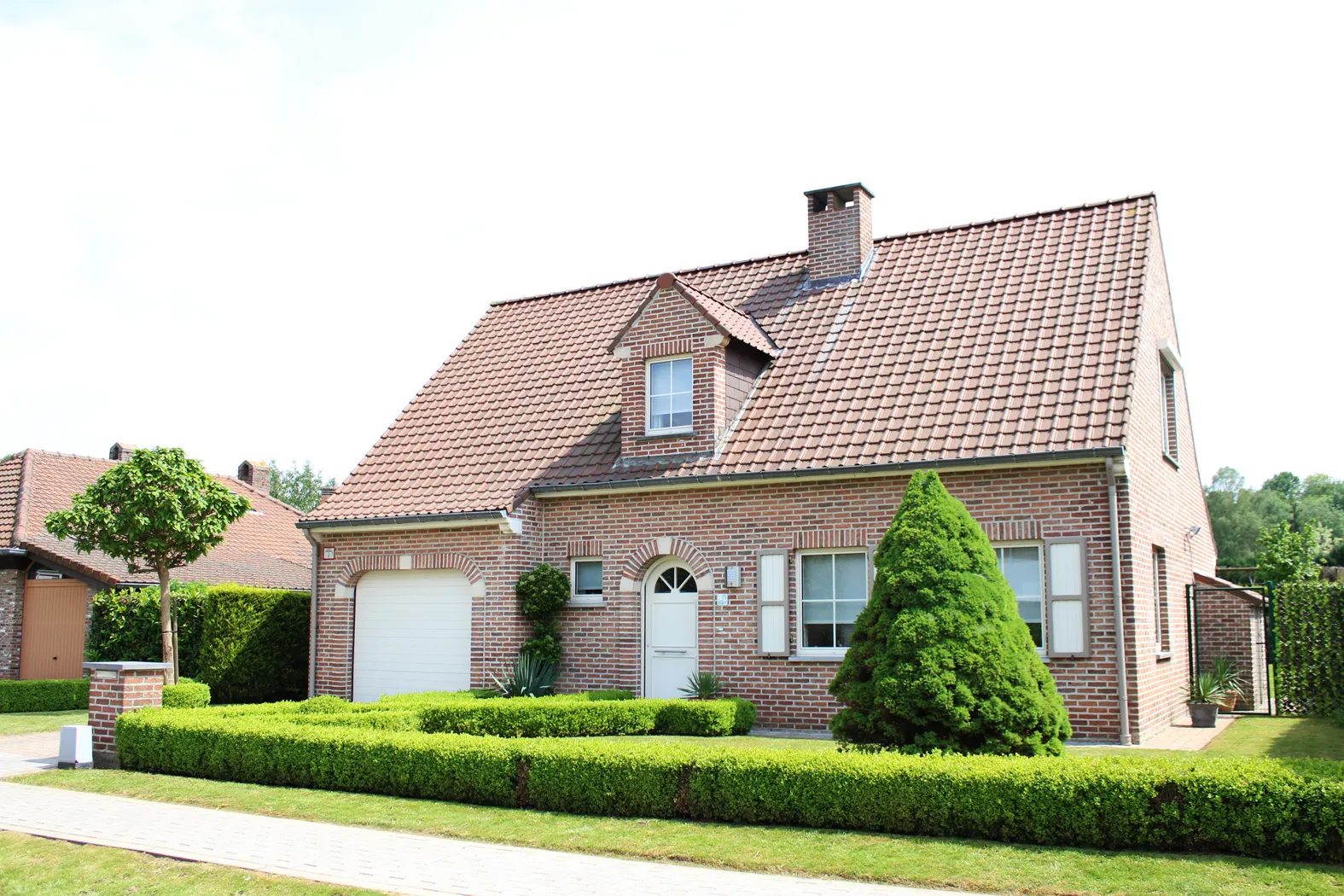 Villa in perfecte staat met zuid gerichte tuin0